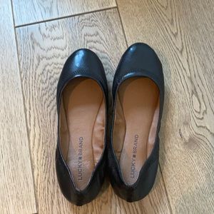 lucky brand: Black emmie flats size 6- NEVER WORN